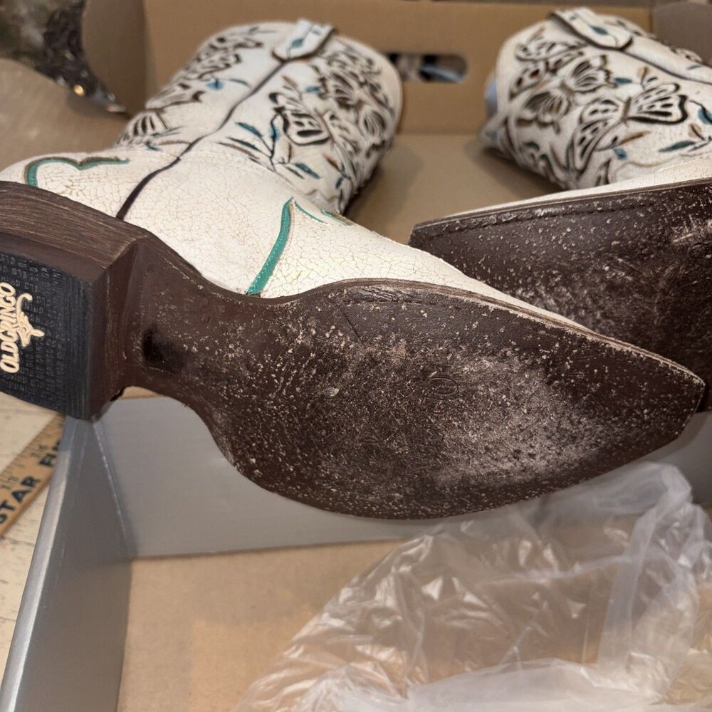 OLD GRINGO ~ TAUPE/SILVER Amadis ~ 9 B ~ Women’s Boots W/Box Butterfly/Floral - Picture 3 of 6